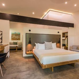Adults Only Lifestyle Suite 1 King bed